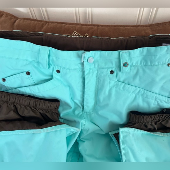 Burton Snow Pants, size Lg, turquoise color, worn once, great condition. - Picture 3 of 5